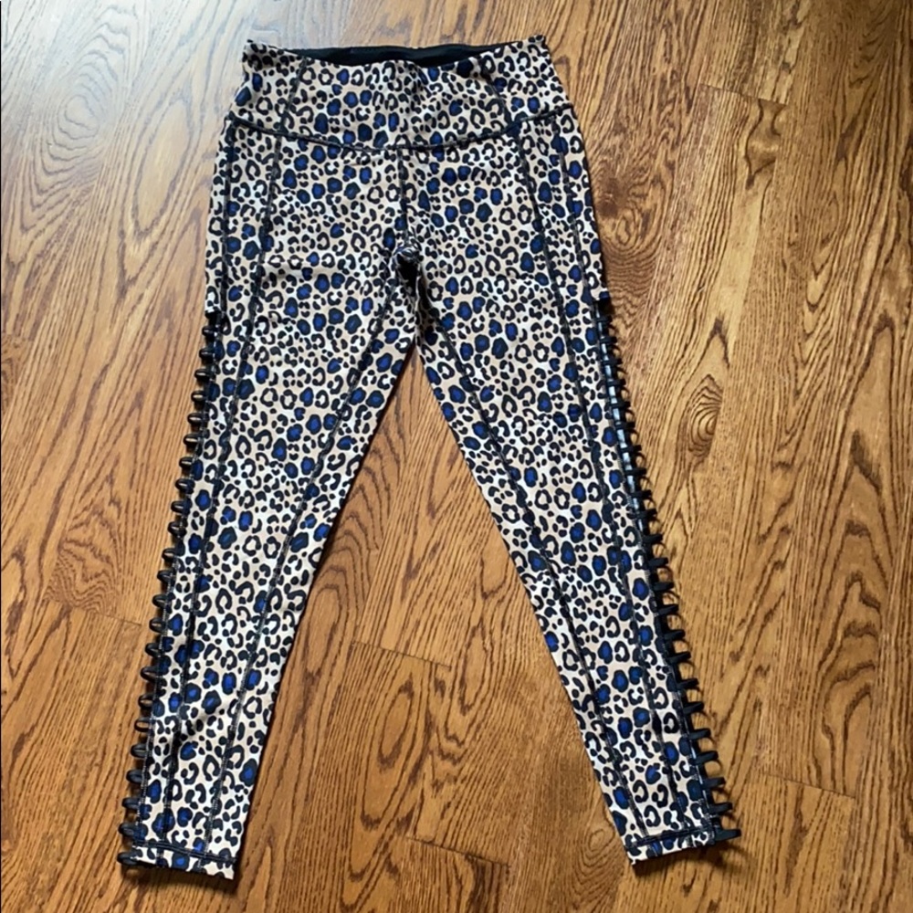 Victoria’s Secret Sport Leopard Leggings